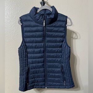 Women’s Tommy Hilfiger puffer vest. Excellent like new condition. Sz-Lg